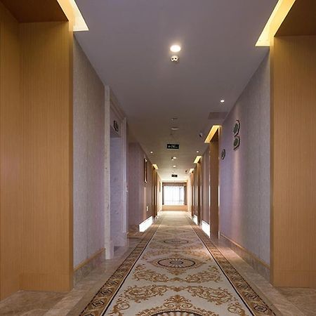 Vienna 3 Best Hotel Dongguan Liaobu Veicle City 외부 사진